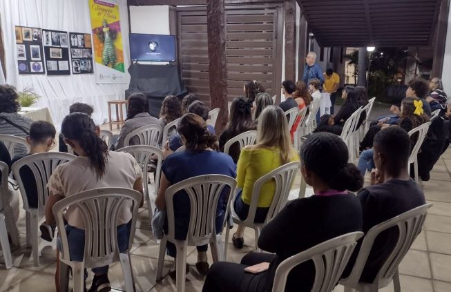 api-modulos/fotos/img/galeria_cat_culturais_534/534/13422/PALESTRA - CONCURSO ESCOLAS DA CULTURA - CIRCUITO DAS ARTES, NA ÁREA DE ATIVIDADES, 22.08.2025 (10).jpg
